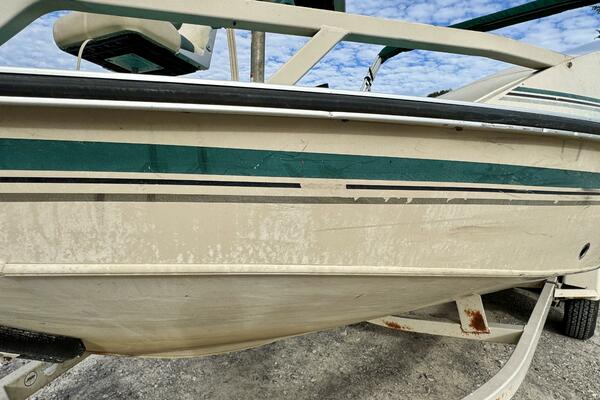 21ft Sun Tracker Yacht For Sale