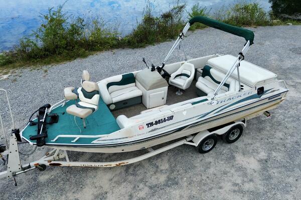 21ft Sun Tracker Yacht For Sale