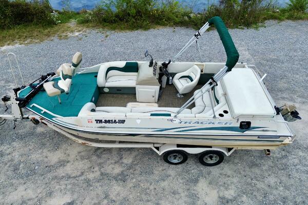 21ft Sun Tracker Yacht For Sale