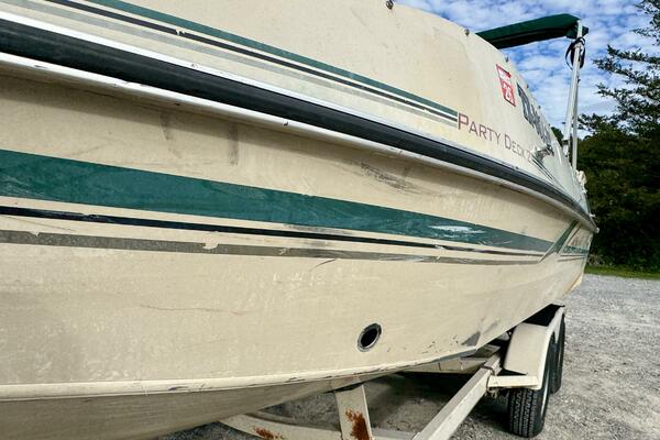 21ft Sun Tracker Yacht For Sale