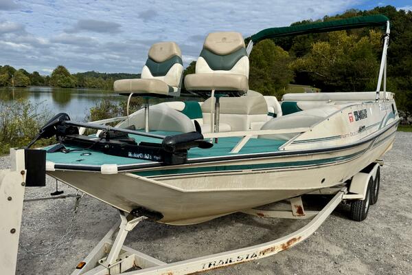 21ft Sun Tracker Yacht For Sale