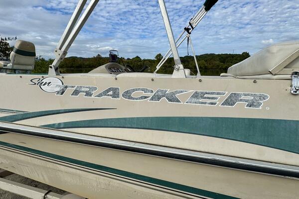 21ft Sun Tracker Yacht For Sale