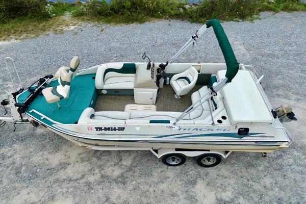 21ft Sun Tracker Yacht For Sale