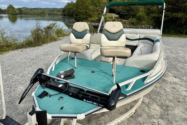 21ft Sun Tracker Yacht For Sale