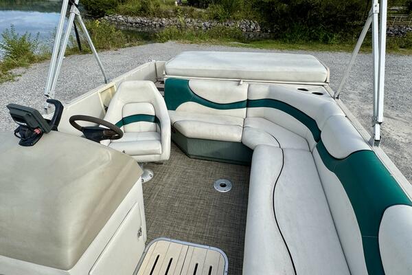 21ft Sun Tracker Yacht For Sale