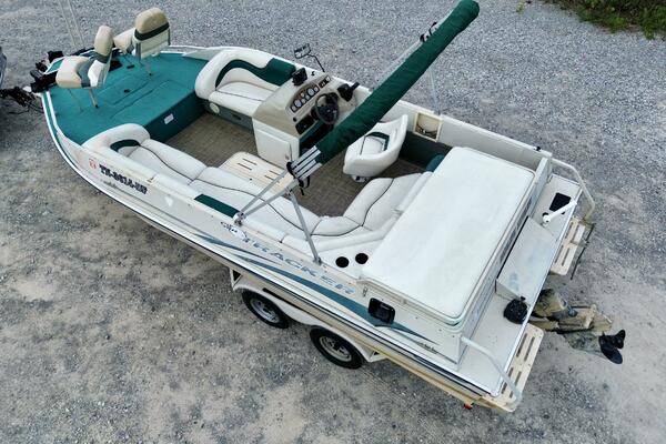 21ft Sun Tracker Yacht For Sale