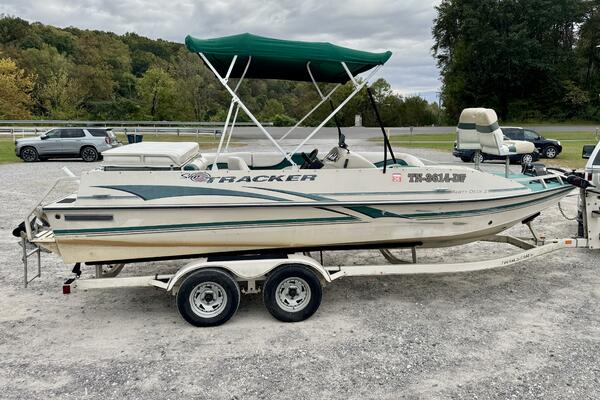 21ft Sun Tracker Yacht For Sale