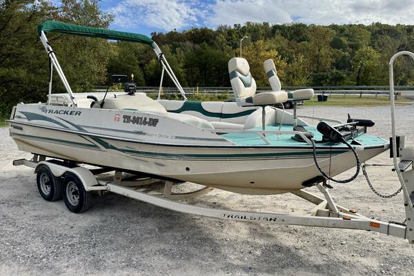 21ft Sun Tracker Yacht For Sale