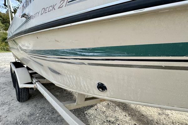 21ft Sun Tracker Yacht For Sale