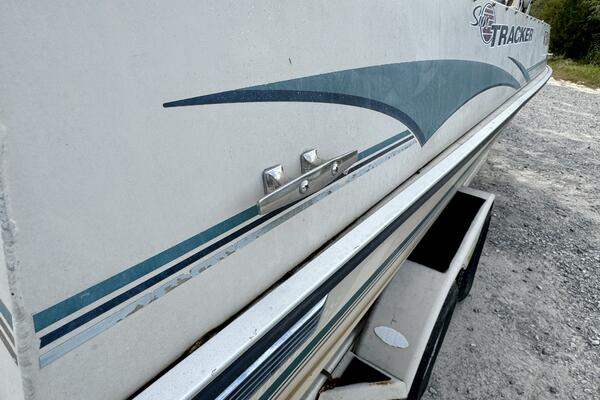 21ft Sun Tracker Yacht For Sale