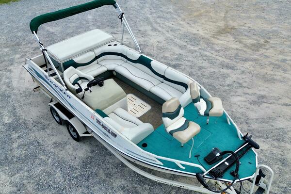 21ft Sun Tracker Yacht For Sale