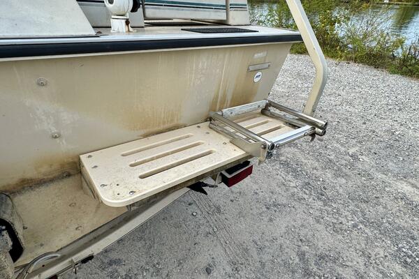 21ft Sun Tracker Yacht For Sale