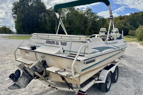 21ft Sun Tracker Yacht For Sale