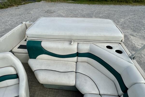 21ft Sun Tracker Yacht For Sale