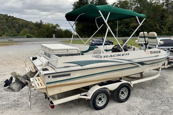 21ft Sun Tracker Yacht For Sale