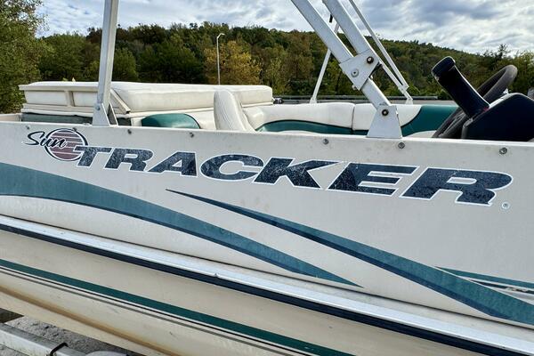 21ft Sun Tracker Yacht For Sale