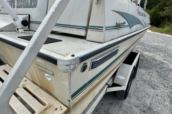 21ft Sun Tracker Yacht For Sale