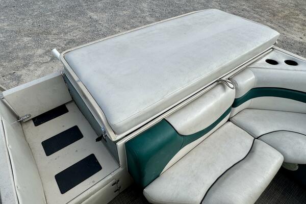 21ft Sun Tracker Yacht For Sale