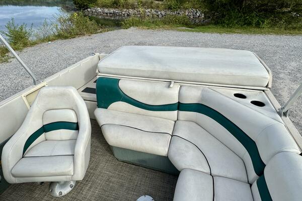 21ft Sun Tracker Yacht For Sale