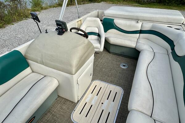 21ft Sun Tracker Yacht For Sale
