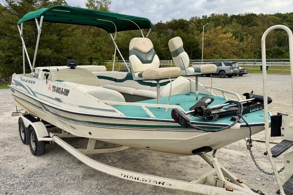 21ft Sun Tracker Yacht For Sale