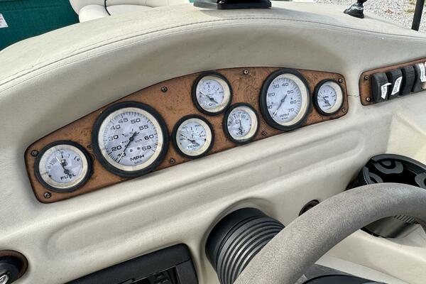21ft Sun Tracker Yacht For Sale