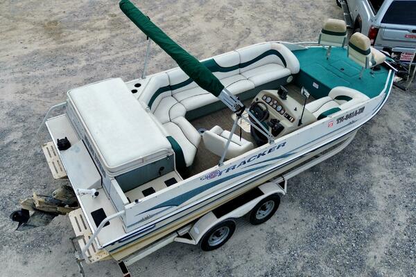 21ft Sun Tracker Yacht For Sale