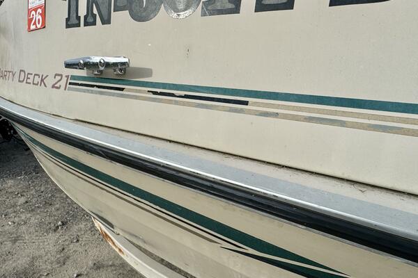 21ft Sun Tracker Yacht For Sale