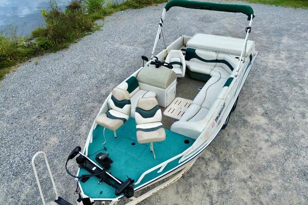 21ft Sun Tracker Yacht For Sale