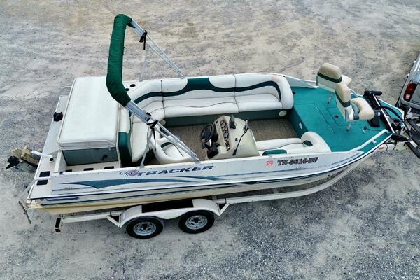 21ft Sun Tracker Yacht For Sale