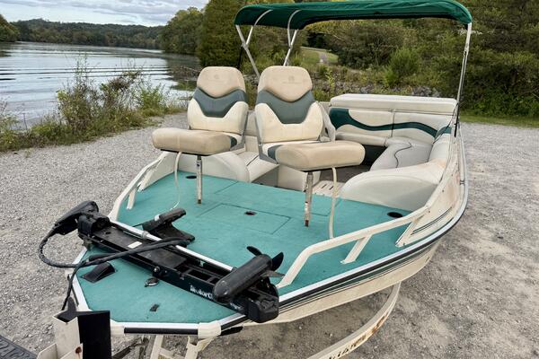 21ft Sun Tracker Yacht For Sale