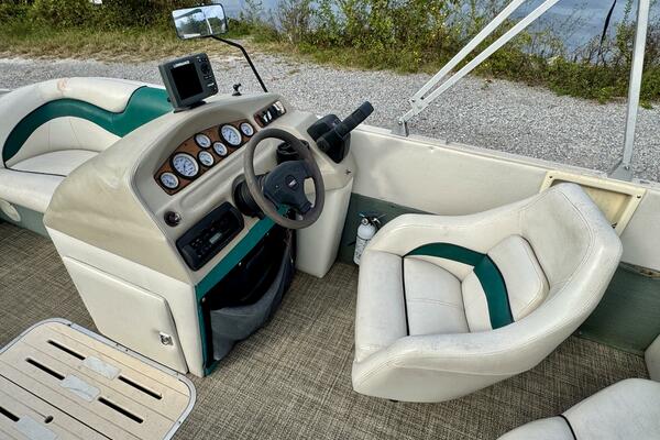 21ft Sun Tracker Yacht For Sale