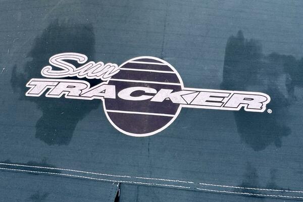 21ft Sun Tracker Yacht For Sale