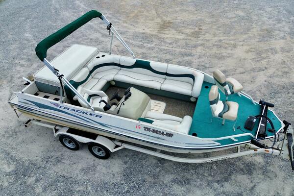 21ft Sun Tracker Yacht For Sale