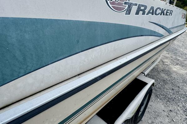 21ft Sun Tracker Yacht For Sale