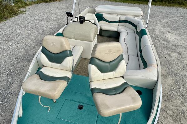 21ft Sun Tracker Yacht For Sale