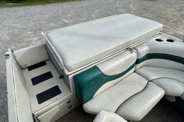 21ft Sun Tracker Yacht For Sale