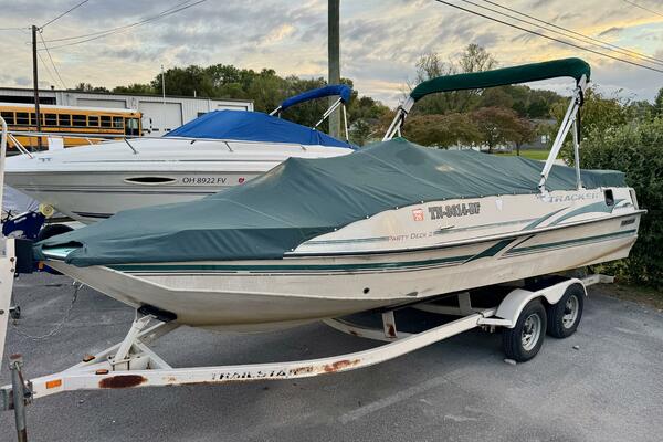 21ft Sun Tracker Yacht For Sale