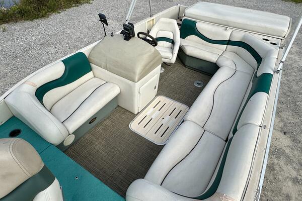 21ft Sun Tracker Yacht For Sale