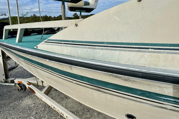 21ft Sun Tracker Yacht For Sale