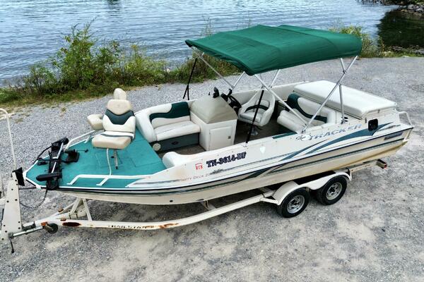 21ft Sun Tracker Yacht For Sale