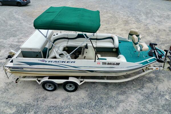 21ft Sun Tracker Yacht For Sale