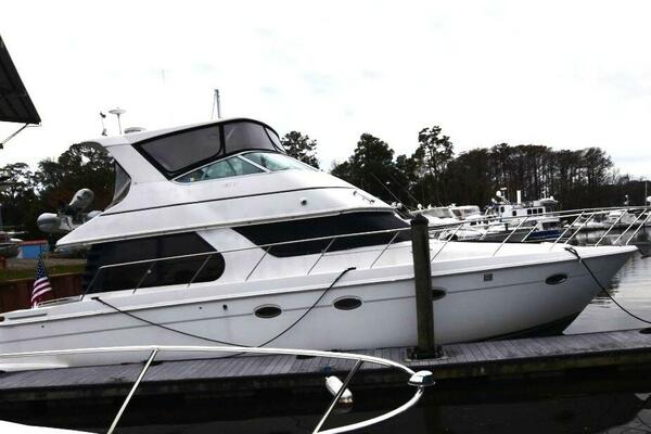 E2RT 46ft Carver Yacht For Sale