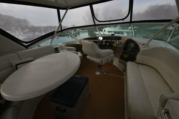 E2RT 46ft Carver Yacht For Sale