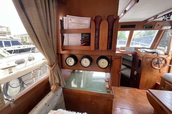 Lady mar 34ft Marine Trader Yacht For Sale