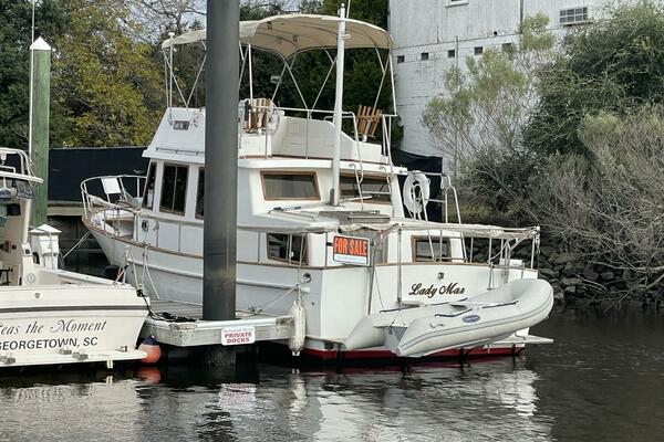 Lady mar 34ft Marine Trader Yacht For Sale