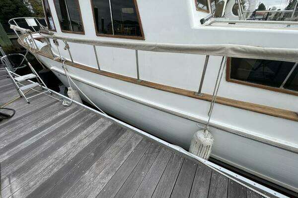 Photo of the 1991 Marine Trader 34 Double Cabin "Lady mar"