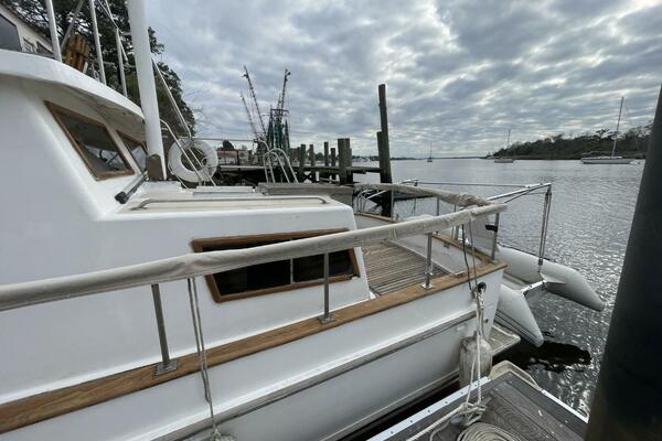 Lady mar 34ft Marine Trader Yacht For Sale