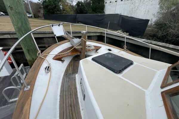 Lady mar 34ft Marine Trader Yacht For Sale
