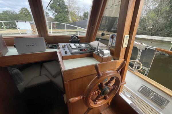 Lady mar 34ft Marine Trader Yacht For Sale
